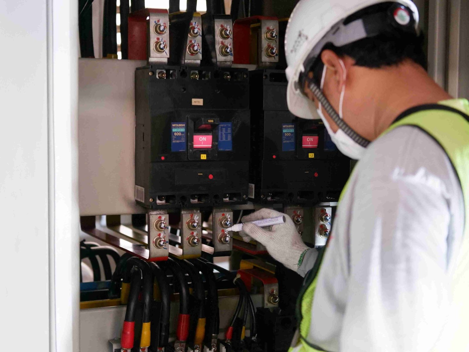 Electrical panel inspection during a 200 amp upgrade in West Palm Beach, FL